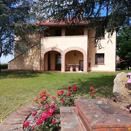 Agriturismo Montemari Villa Palaia Buitenkant foto