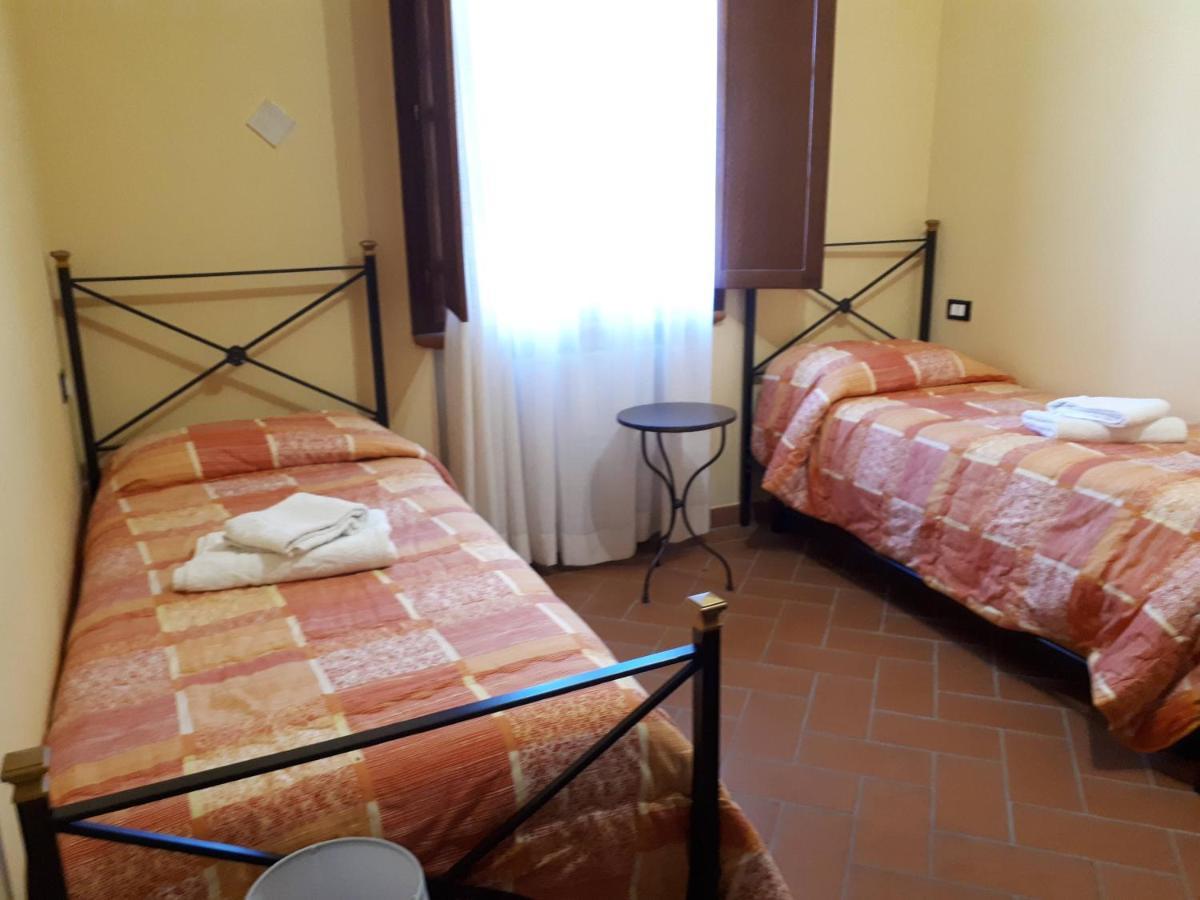 Agriturismo Montemari Villa Palaia Buitenkant foto