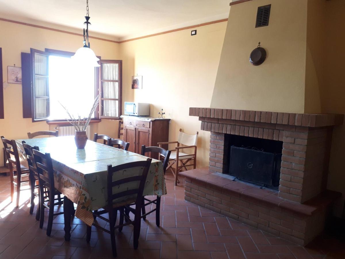 Agriturismo Montemari Villa Palaia Buitenkant foto