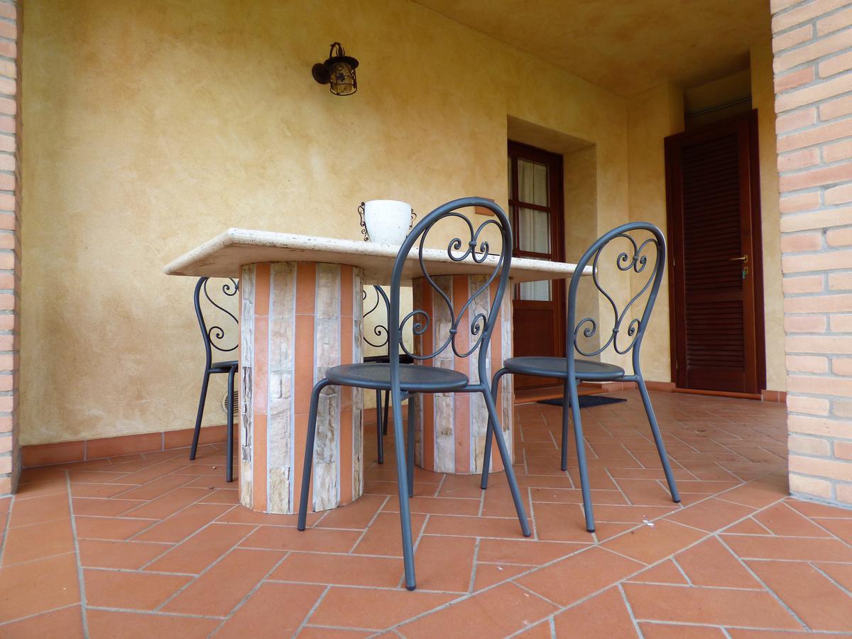 Agriturismo Montemari Villa Palaia Buitenkant foto